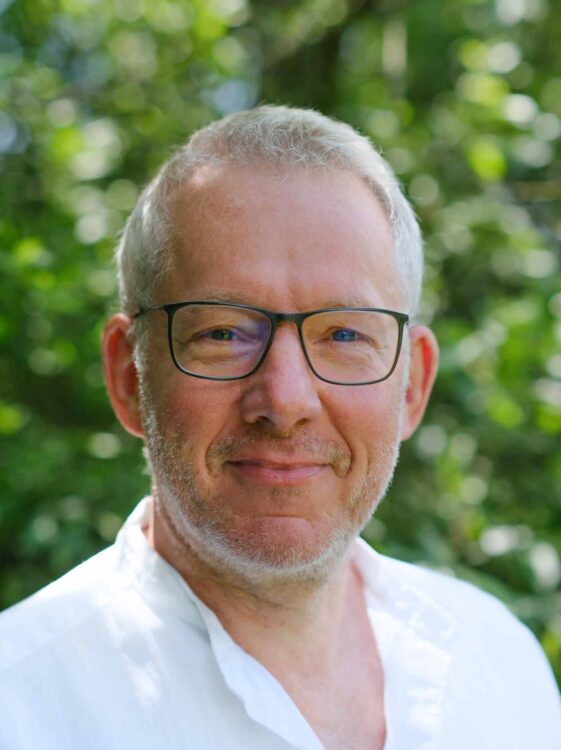 Systemischer Therapeut und Berater Frank Schlömer aus Bremen, Heilpraktiker auf dem Gebiet der Psychotherapie, Diplom Kunsttherapeut